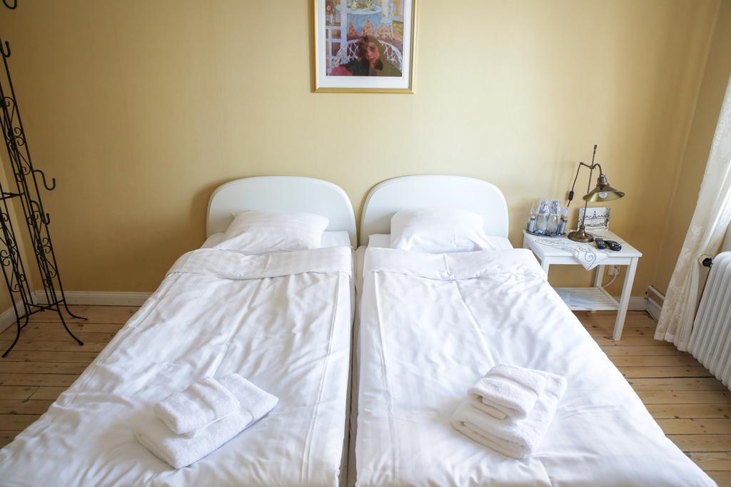 Kaggeholms Slott Bed & Breakfast Ekerö Екстериор снимка